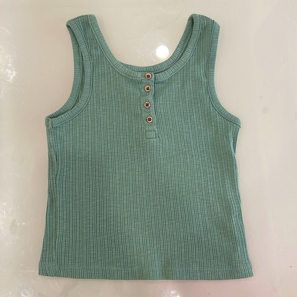 Old navy kids, size US 8, tank top, set of 2, green and light green pattern - Picture 3 of 3